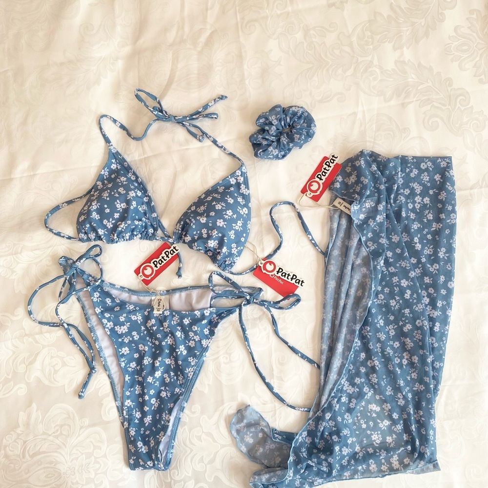 Halter and Back Tie two pieces Blue Floral Bikini Set with mesh beach skirt